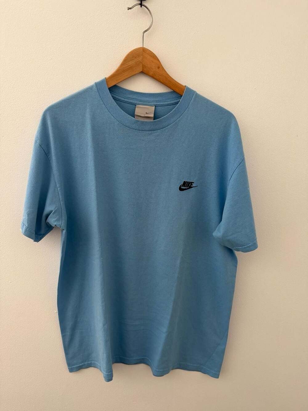 Nike Embroidered Swoosh T-Shirt Light Blue Size Large